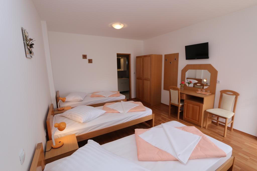 Pansion Comfort Sidro Bed & Breakfast Novalja